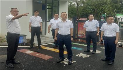 遂寧興業(yè)集團(tuán)召開“問題大排查、作風(fēng)大整治、工作大提升”專項(xiàng)行動(dòng)現(xiàn)場推進(jìn)會